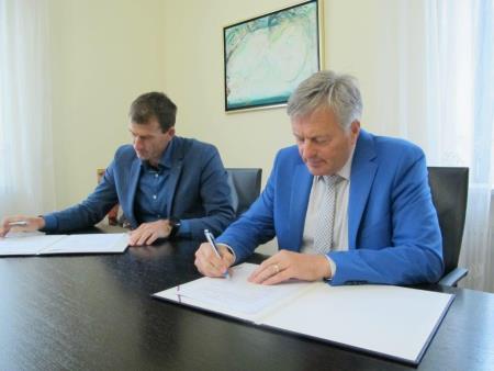 Podpis gradbene pogodbe